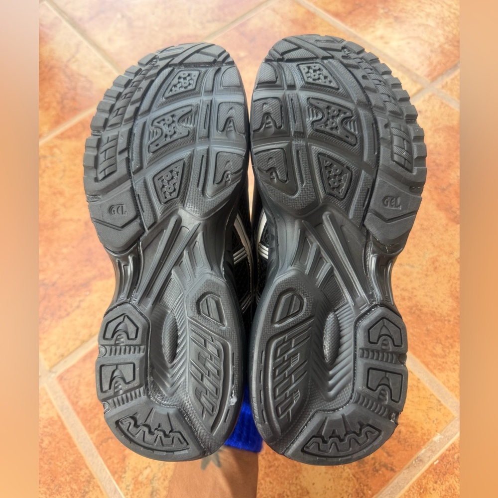 Size 8 Men’s And 9.5 Women’s -Asics Black and Silver Men's Athletic Sneakers - Picture 6 of 7